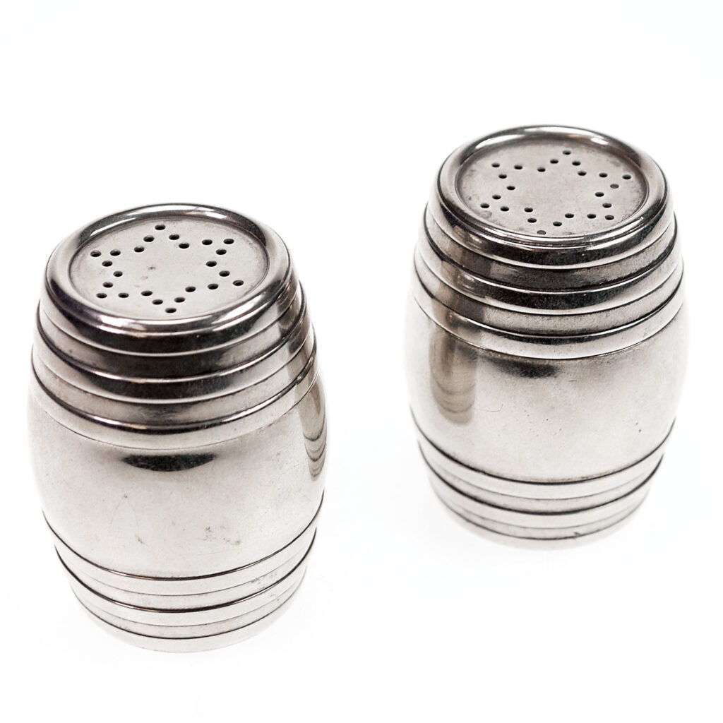Silver Pair Of Salt And Pepper Shakers Set 1429-1906 Image2