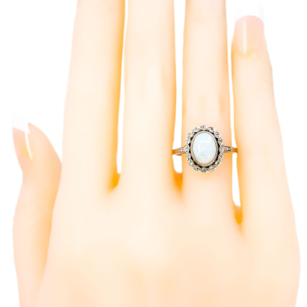 Diamond Opal Platinum Oval-Shape Ring 5611-4755 Image2