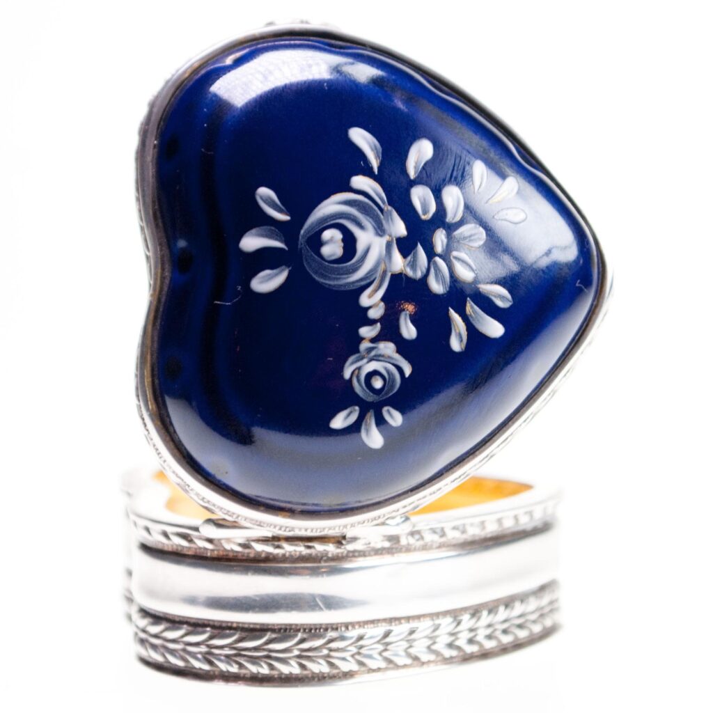 Enamel Porcelain Silver Heart-Shape Box 827-0841 Image4