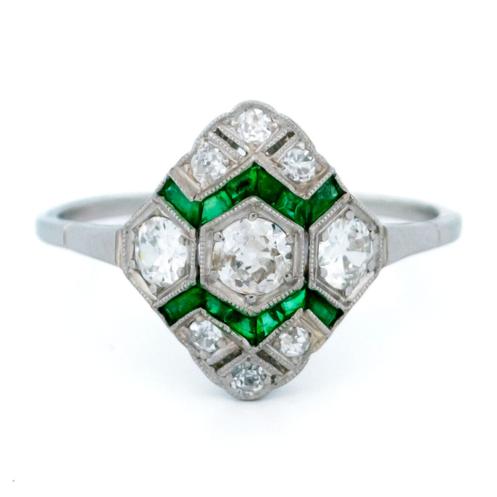 Anello decorativo in platino con smeraldi e diamanti 13731-2395 Immagine1