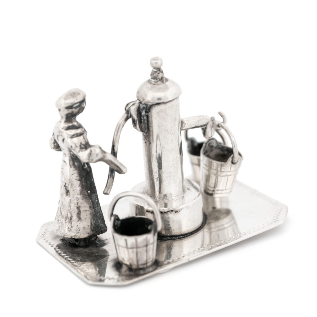 Silver "Girl At Water Pump" Miniature 13979-2990 Image4