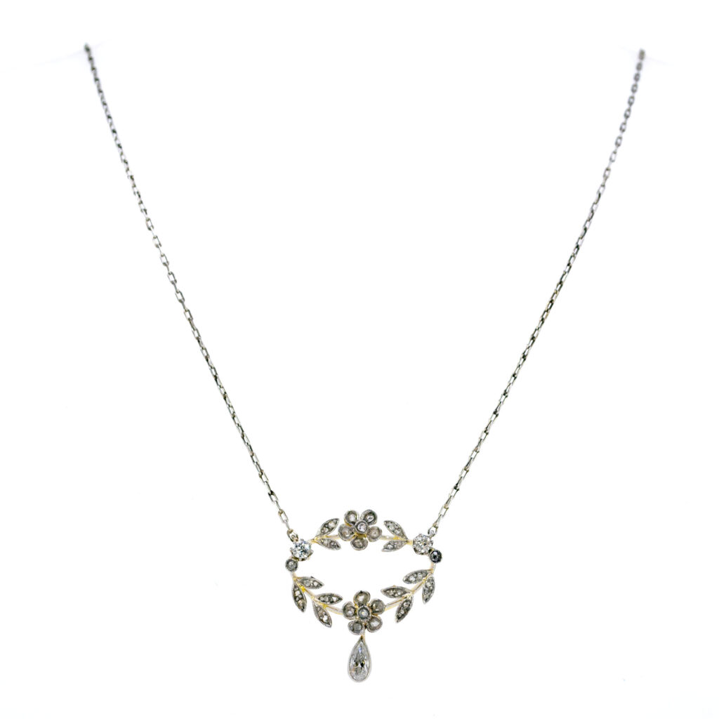 Collar Lavalier de platino de 18 quilates con diamantes 7022-1926 Image4